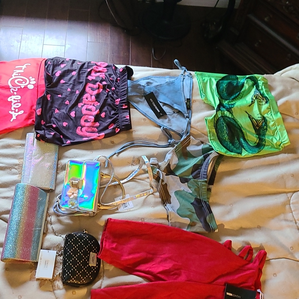 4 Shorts and 4 purses 1 boyshorts 1swim bottom